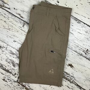 Gerry Cargo shorts men’s 40 flat front, 
side & back pockets w/ zippers